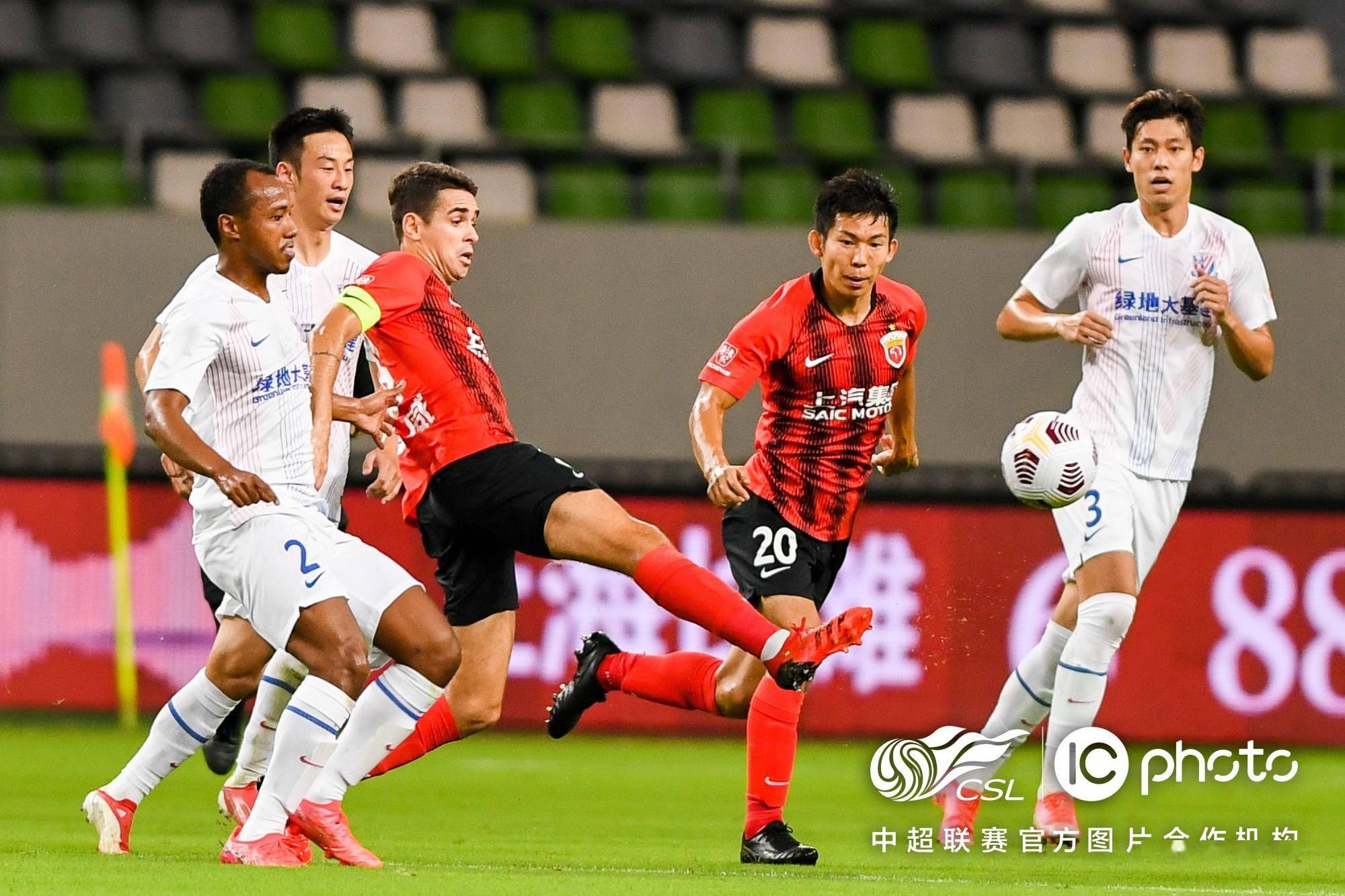 关于海港五连胜继续领跑积分榜，波尔图主帅陷下课危机！的信息